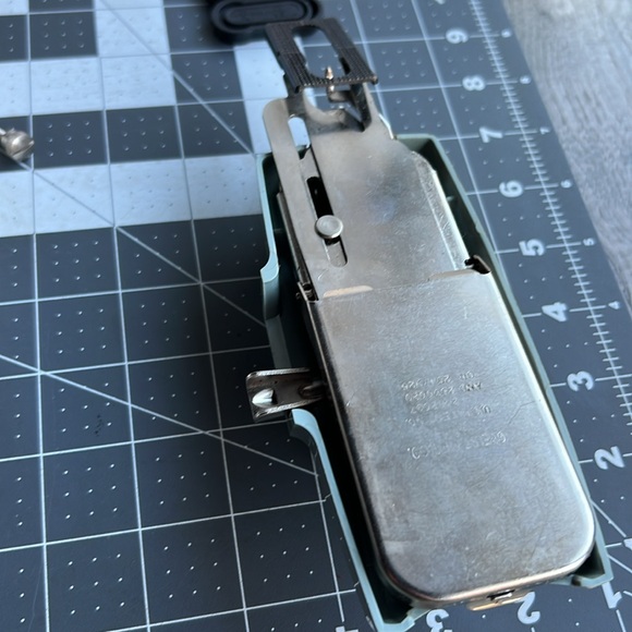 Buttonholer Sewing attachment automatic stitch #7 - Picture 6 of 12